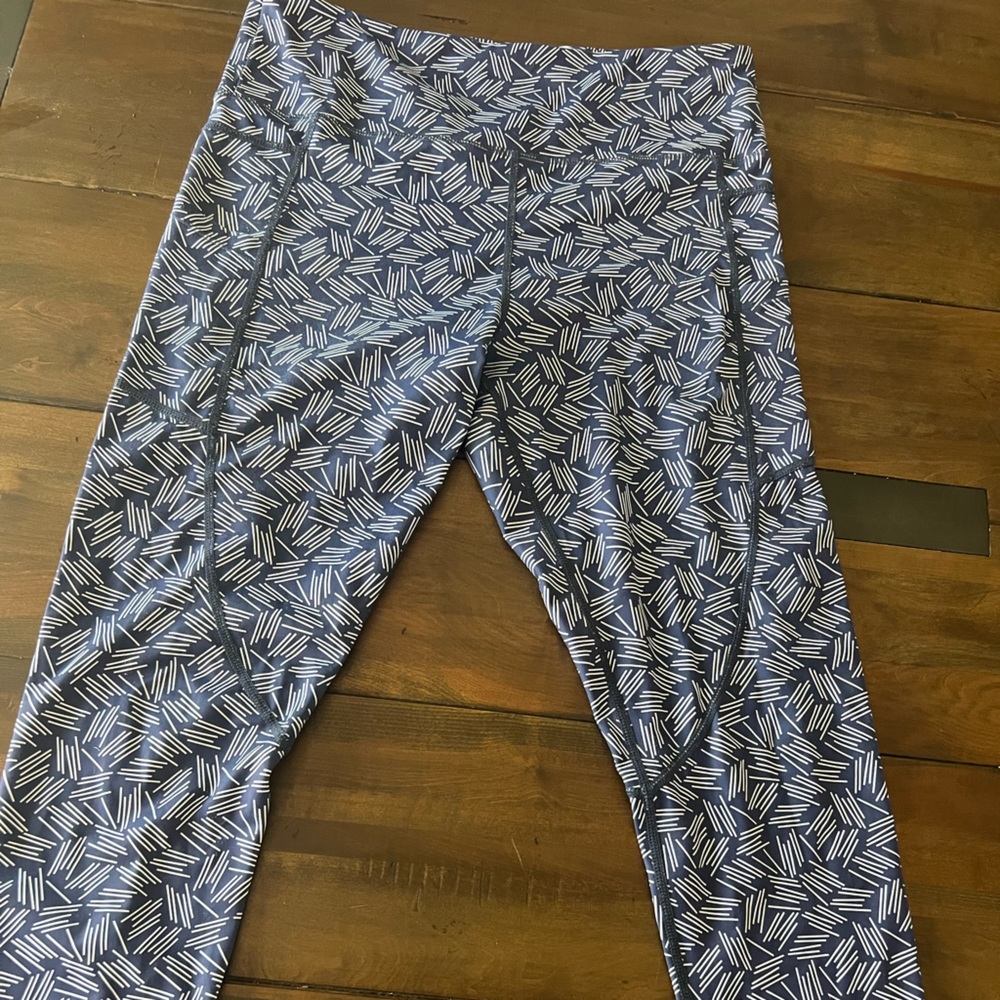 Size 12 ZYIA Navy blue cross hatch Light ‘n’Tights w/ pockets